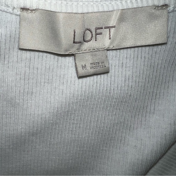 White Eyelet Sleeve Women's Top size Medium - Picture 3 of 7